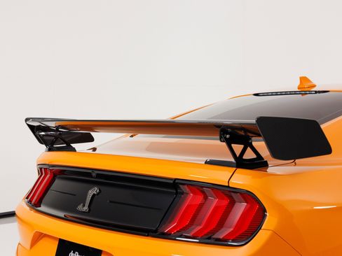 Used 2021 Ford Mustang Shelby GT500 w/ Carbon Fiber Track Pack RWD image 73