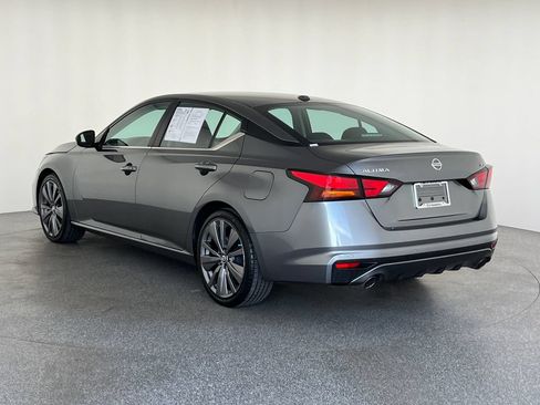 Used 2021 Nissan Altima 2.5 SR FWD image 6