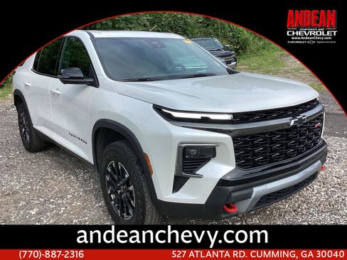 Used 2025 Chevrolet Traverse Z71 w/ Enhanced Driving Package AWD/4WD image 1