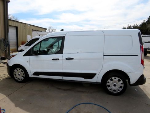 Used 2019 Ford Transit Connect XLT image 33