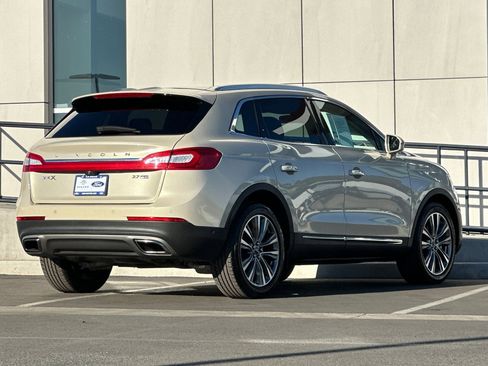 Used 2016 Lincoln MKX Reserve w/ Technology Package image 3