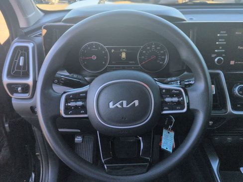 Used 2022 Kia Sorento LX image 21
