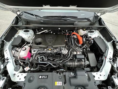 Used 2025 Toyota RAV4 LE AWD/4WD image 33