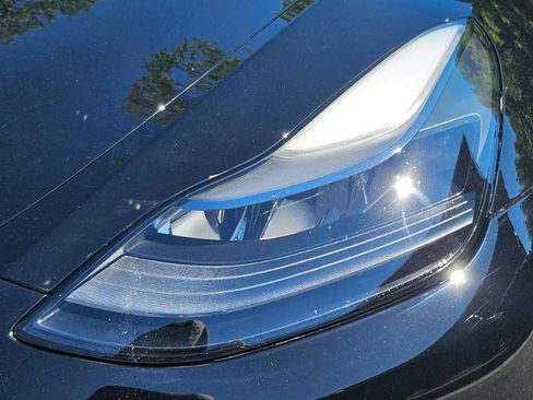 Used 2023 Tesla Model Y Long Range AWD/4WD image 23