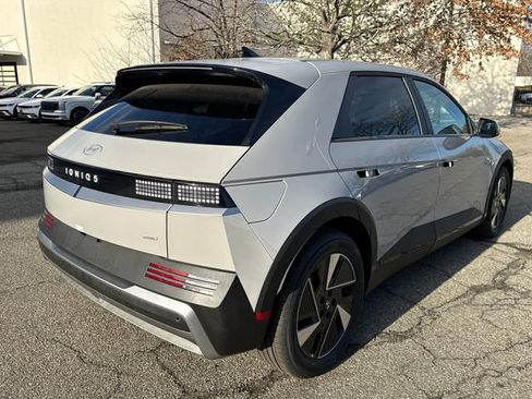 New 2026 Hyundai Ioniq 5 SEL image 9