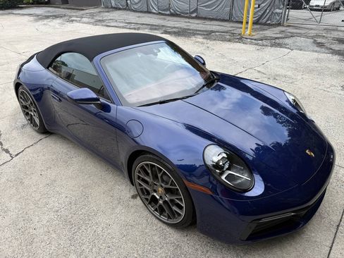 Used 2021 Porsche 911 Carrera RWD image 2
