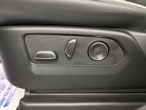 Used 2025 Cadillac Escalade ESV Sport w/ Touring Package AWD/4WD image 28