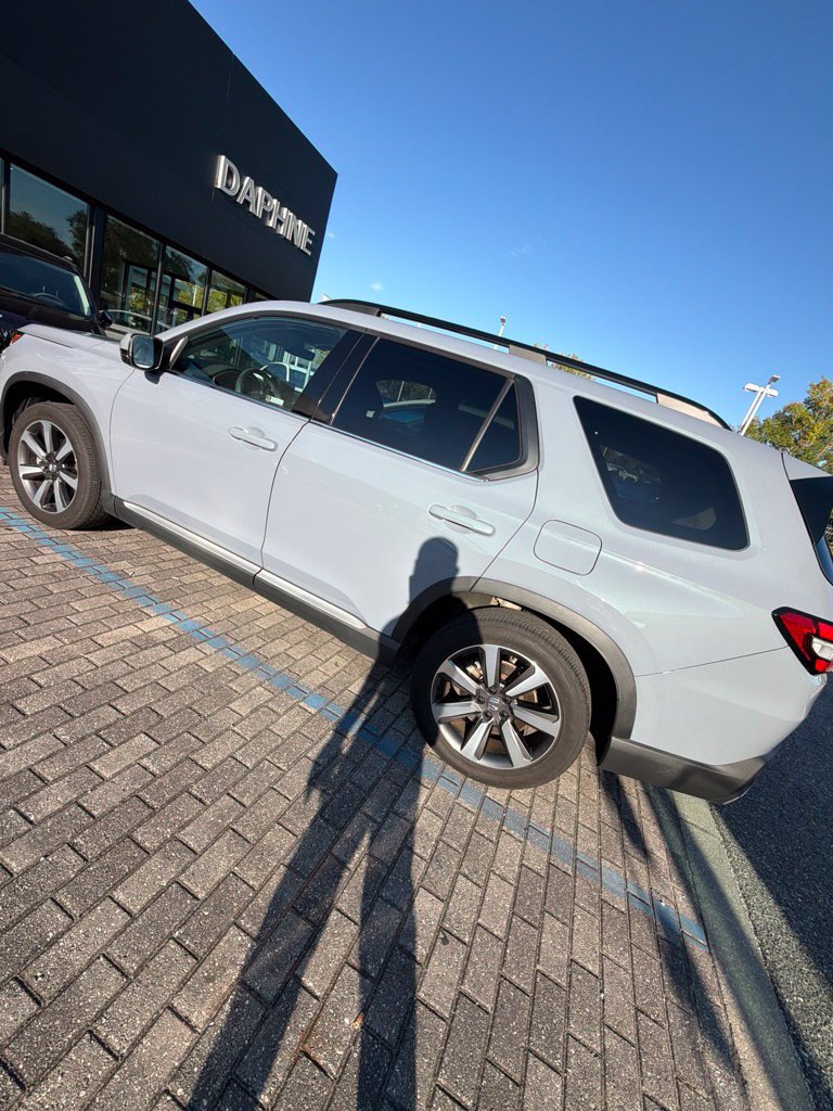 Used 2023 Honda Pilot Touring image 14