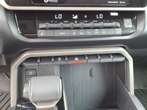 Used 2022 Toyota Tundra SR5 AWD/4WD image 27