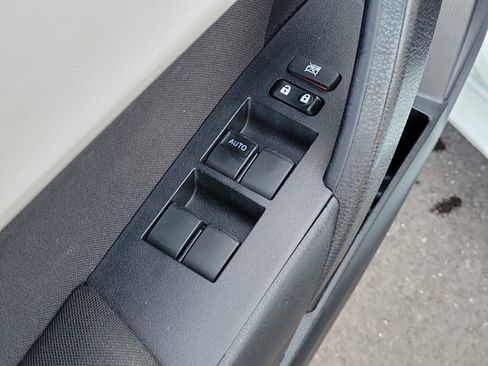 Used 2019 Toyota Corolla LE image 14