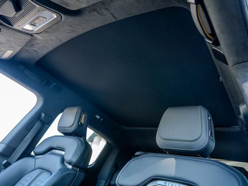 Used 2022 Rivian R1T Adventure image 18