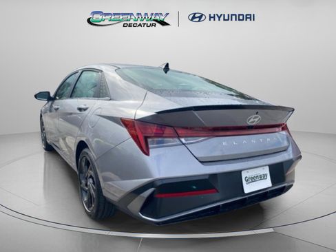 New 2026 Hyundai Elantra SEL Sport FWD image 5