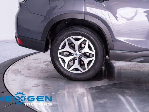 Used 2024 Subaru Forester Premium image 52