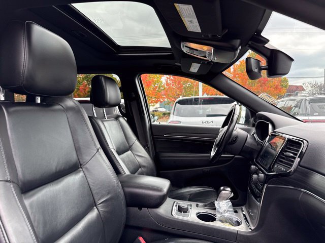 Used 2020 Jeep Grand Cherokee Limited AWD/4WD image 10