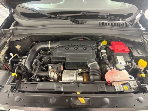Used 2022 Jeep Renegade Latitude AWD/4WD image 23