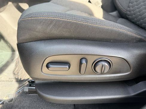 Used 2019 Chevrolet Equinox LT AWD/4WD image 26