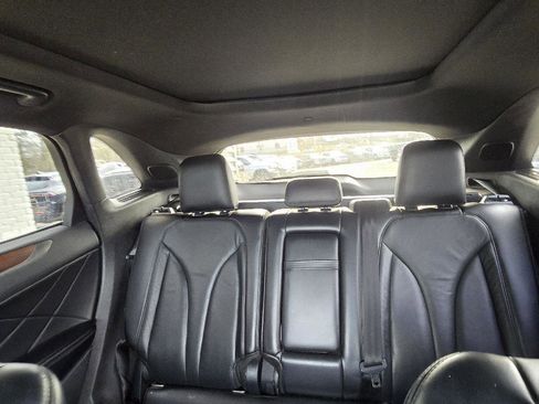 Used 2017 Lincoln MKC Reserve image 8