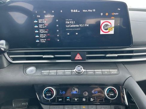 Used 2025 Hyundai Elantra SEL FWD image 14