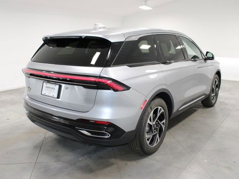 New 2026 Lincoln Nautilus Premier image 8