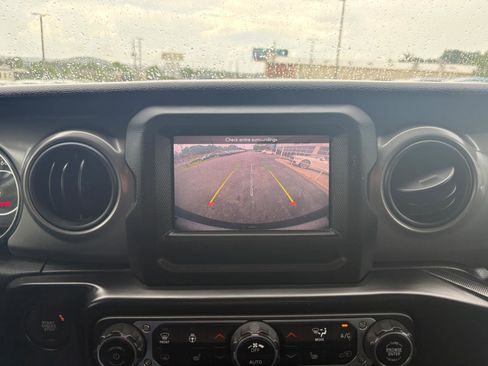 Used 2022 Jeep Wrangler Unlimited Sport AWD/4WD image 27