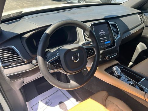 Used 2023 Volvo XC90 B6 Ultimate w/ Protection Package AWD/4WD image 12