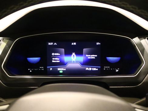 Used 2022 Volkswagen Tiguan SE image 13