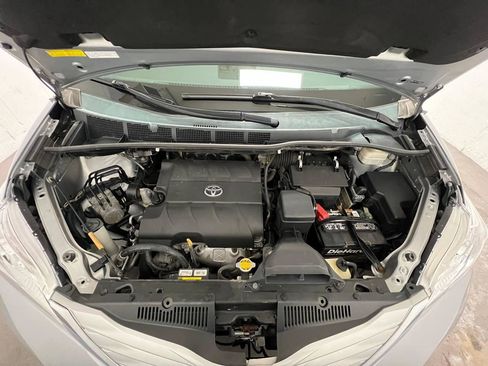 Used 2013 Toyota Sienna Limited w/ Premium Pkg AWD/4WD image 31