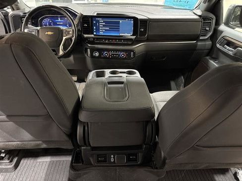 Used 2024 Chevrolet Silverado 1500 LT w/ Z71 Off-Road Package image 24