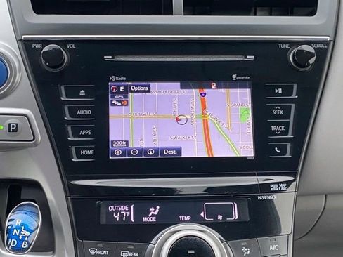 Used 2015 Toyota Prius V Five image 14