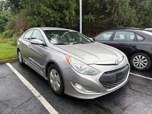 Used 2011 Hyundai Sonata Hybrid FWD image 3