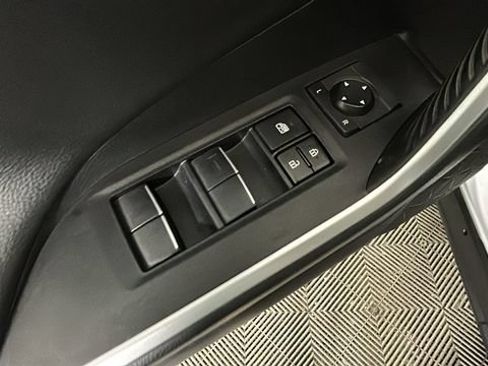 Used 2019 Toyota RAV4 Limited AWD/4WD image 10