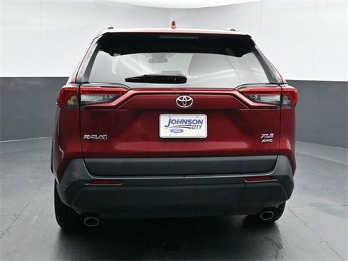 Used 2021 Toyota RAV4 XLE w/ Convenience Package image 13