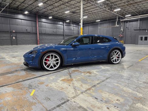 Used 2023 Porsche Taycan 4S AWD/4WD image 2