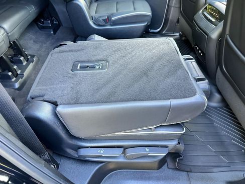 Used 2023 Cadillac Escalade Sport AWD/4WD image 34