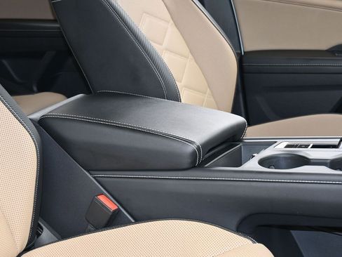 Used 2024 Volkswagen Atlas Cross Sport SE image 41