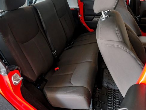 Used 2017 Jeep Wrangler Unlimited Sport w/ Connectivity Group image 32