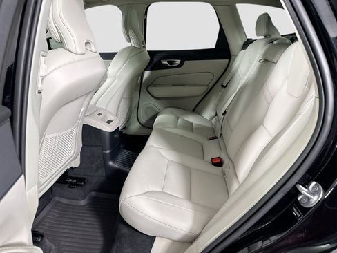 Used 2024 Volvo XC60 T8 Plus w/ Protection Package Premier image 16