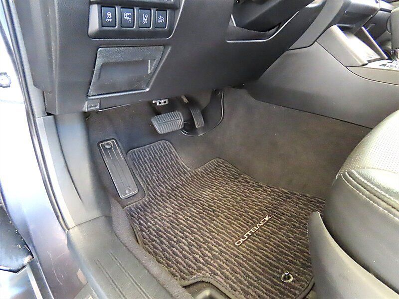 Used 2015 Subaru Outback 3.6R Limited AWD/4WD image 12