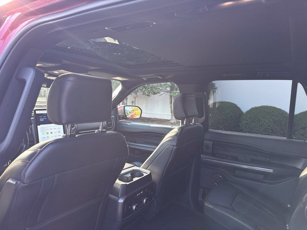Used 2022 Ford Expedition Max Platinum AWD/4WD image 12