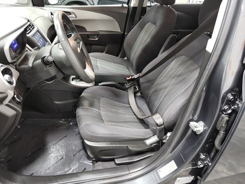 Used 2020 Chevrolet Sonic LT image 22