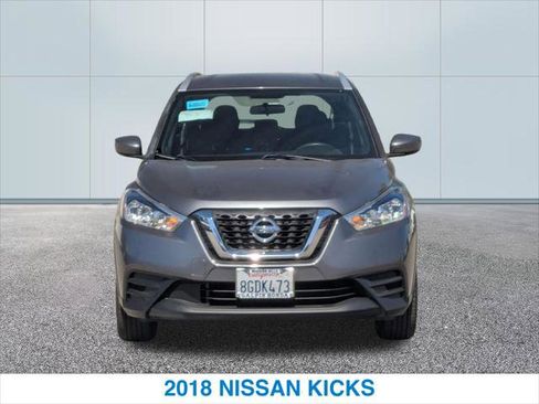 Used 2018 Nissan Kicks SV image 3