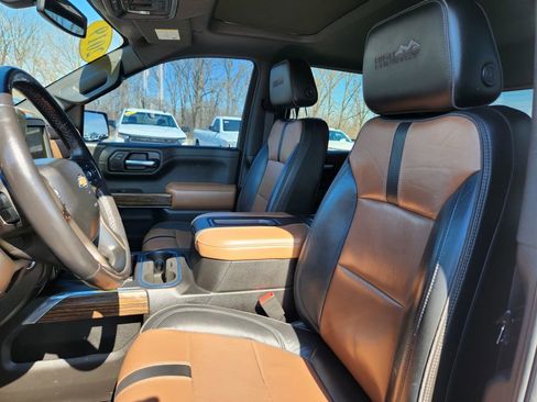 Used 2019 Chevrolet Silverado 1500 High Country AWD/4WD image 26