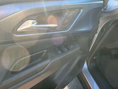 New 2026 Chevrolet Equinox EV LT image 11