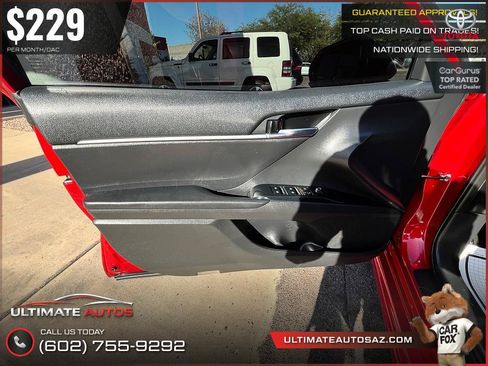 Used 2019 Toyota Camry SE w/ Carpet Mat Package FWD image 10