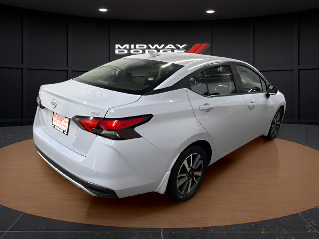 Used 2024 Nissan Versa SV w/ Electronics Package FWD image 4