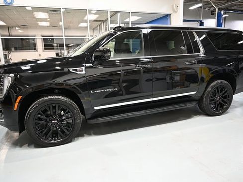 New 2026 GMC Yukon XL Denali image 7