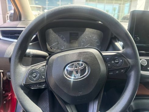 Used 2023 Toyota Corolla LE w/ LE Convenience Package FWD image 6