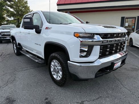 Used 2022 Chevrolet Silverado 2500 LT w/ Convenience Package image 5