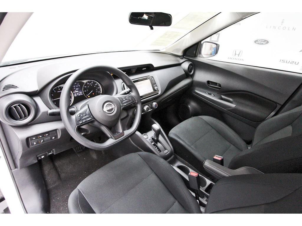 Used 2025 Nissan Kicks Play S FWD image 9