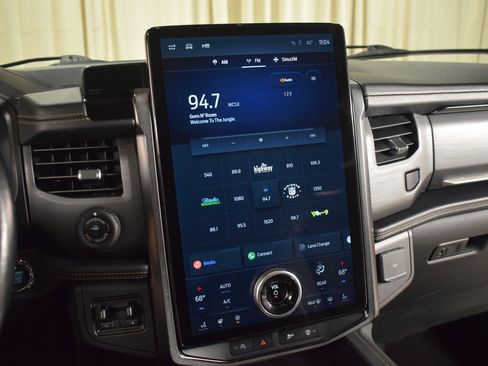 Used 2023 Ford Expedition Platinum image 30